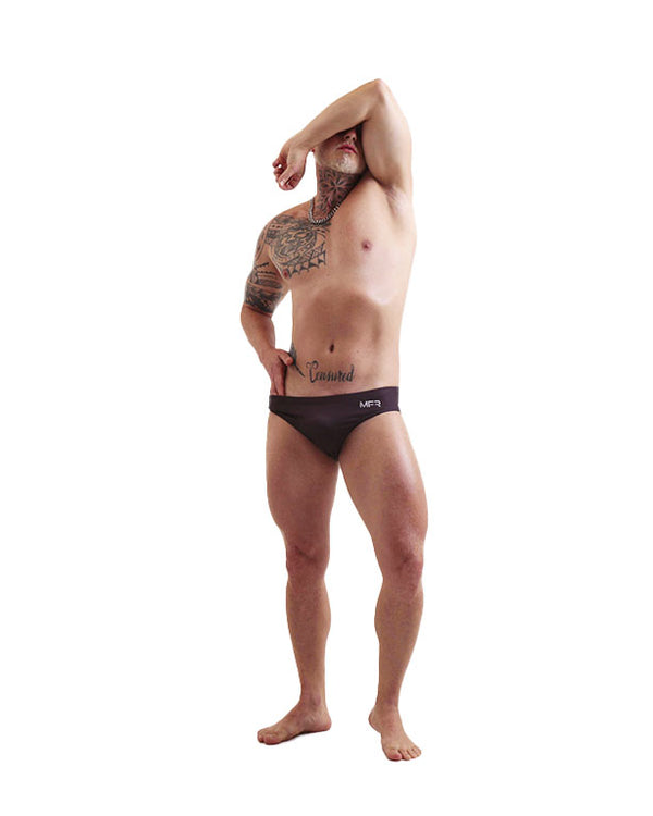 SUNGA SLIP GRUMARI PRETO GLÓRIA